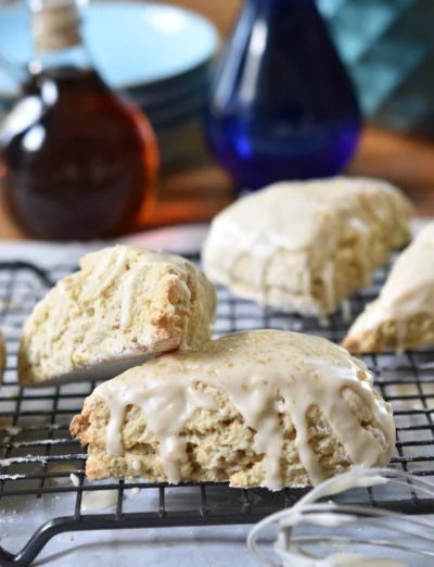 gluten free maple oat scones V