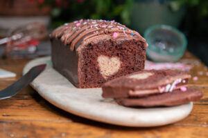 gluten free chocolate valentine surprise cake_0048-2