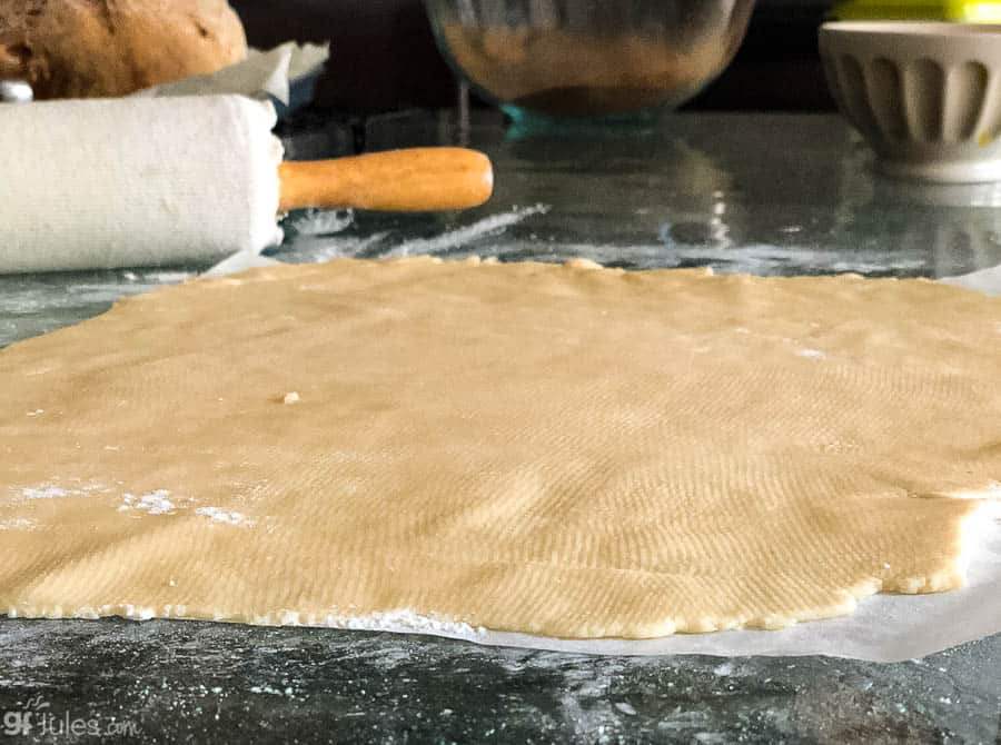 gluten free cinnamon roll cookie dough