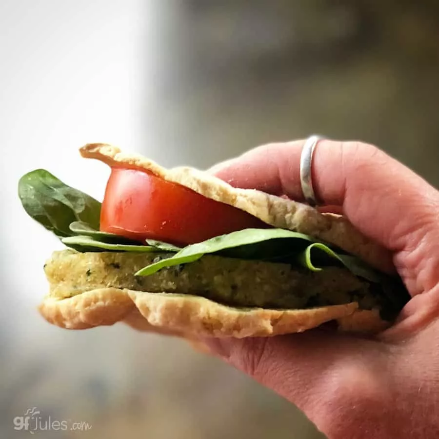 Glutenfreie Pita oder Fladenbrote Sandwich dünn