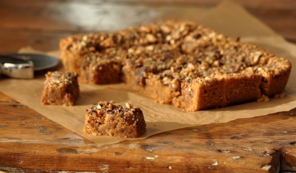 peanut butter blondies