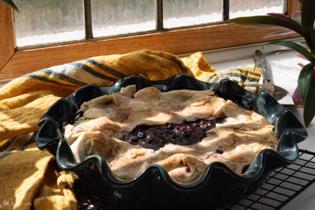 gluten free rustic berry pie 1