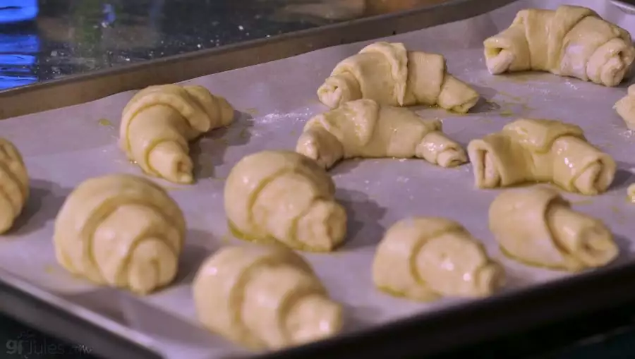 gluten free crescent rolls brushed with oil- gfJules