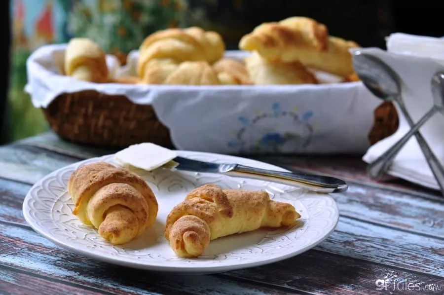 gluten free crescent rolls with butter - gfJules