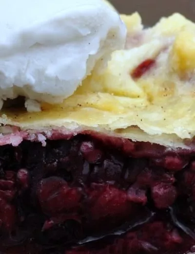 gluten free cherry pie with ice cream