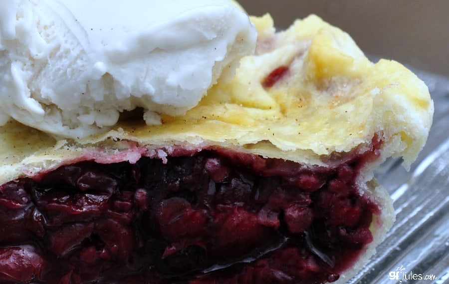 gluten free cherry pie with ice cream