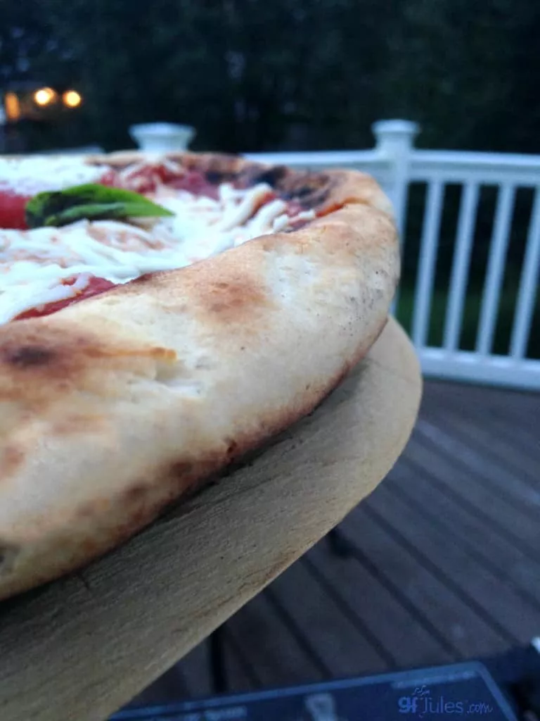 grilled pizza crust side view