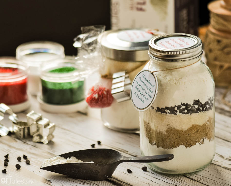How to make DIY mason jar cookie mix gifts!