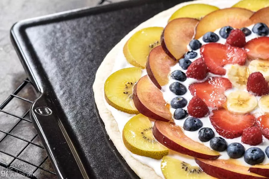 gluten free fruit pizza on tray cu2