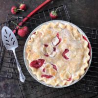 gluten free strawberry rhubarb pie with fruit