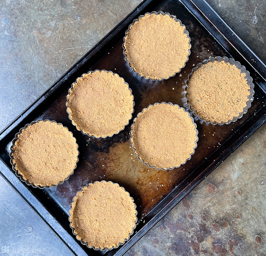 gluten free graham cracker crusts in tart pans | gfJules