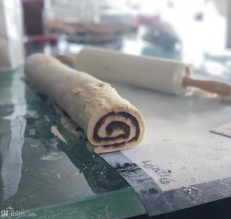 gluten free cinnamon roll log