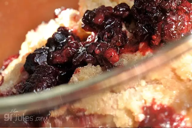 easy gluten free fruit cobbler