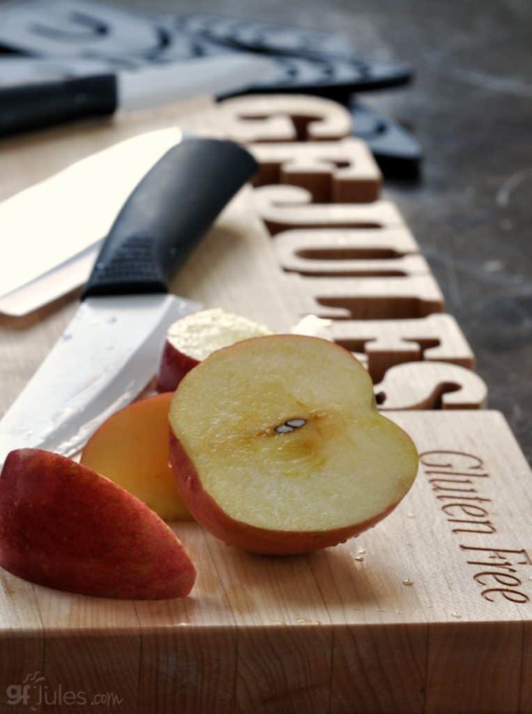 P600 knives with cutting board