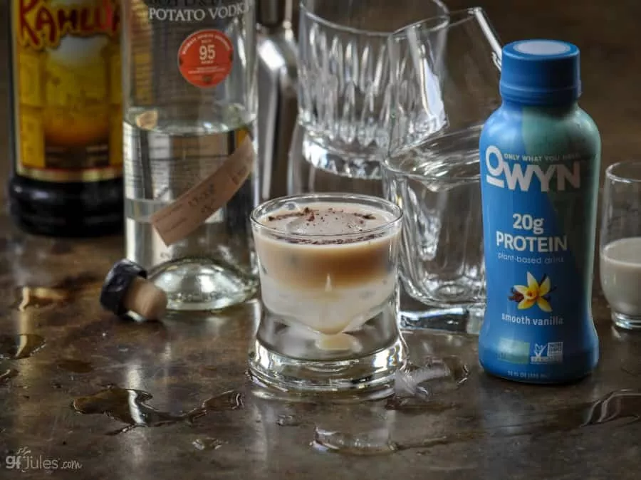 Vegan White Russian & Dark Russian Cocktails - make cocktails less sinful!