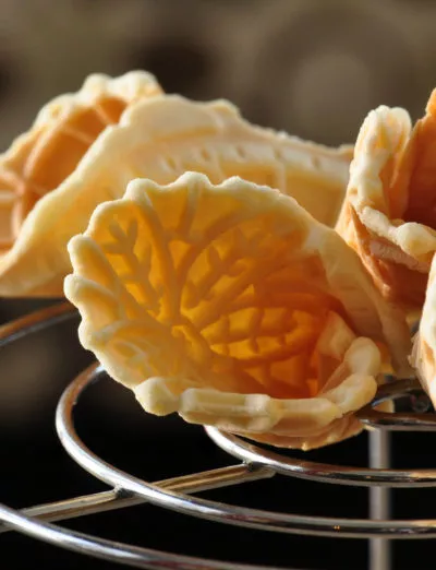 gluten free waffle cones on spiral sq