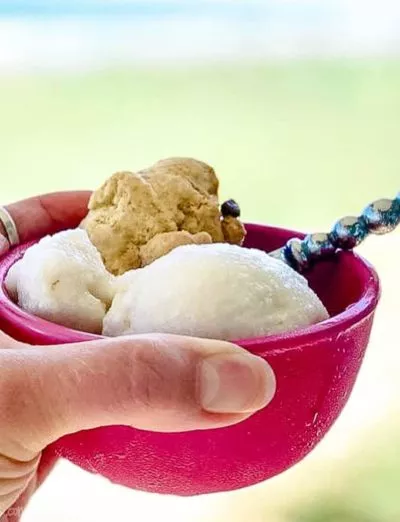 ice cream at the beach sq