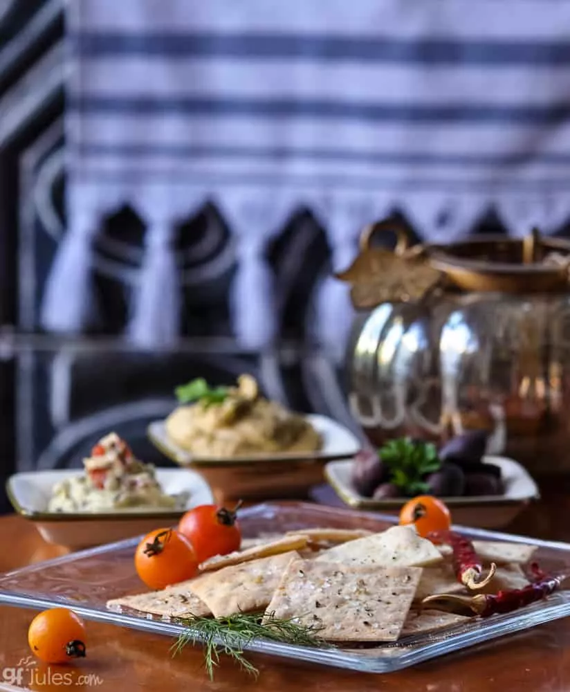 gluten free crackers on glass plate V 1