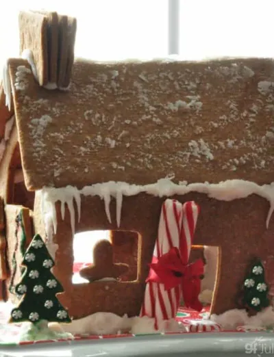 gluten-free-gingerbread-house-gfJules (3)