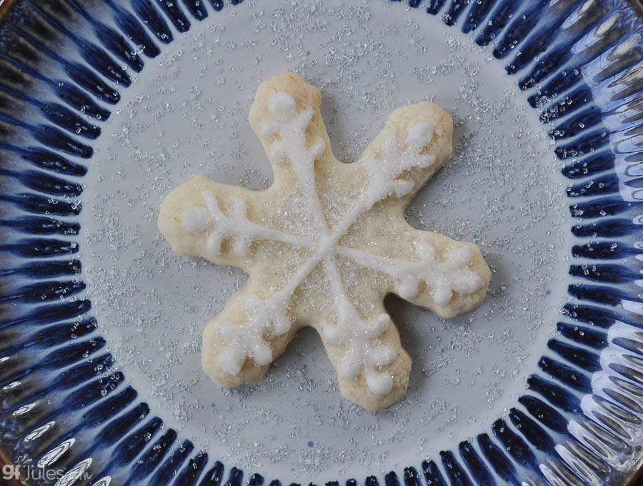 gluten free cut out cookie snowflake on plate CU | gfJules_