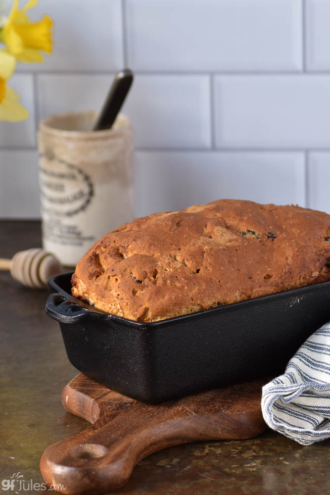 gluten free cinnamon raisin bread in cast iron | gfJules