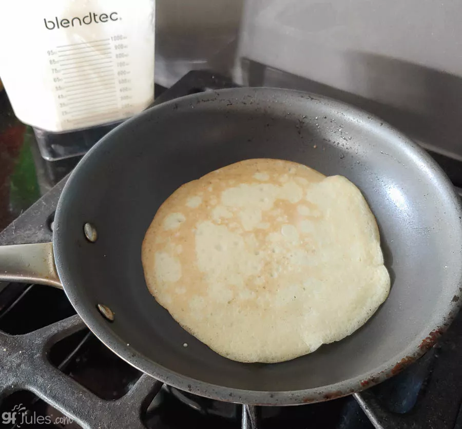 gluten free blintz crepe after flipping | gfJules