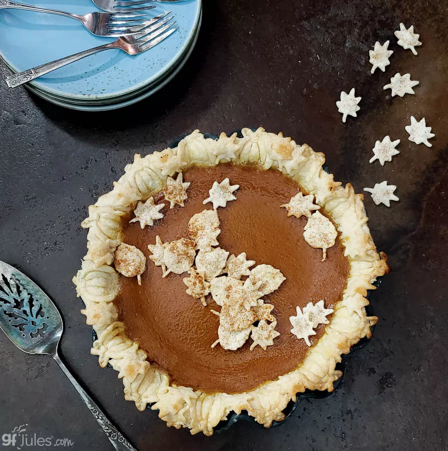 gluten free pumpkin pie OH with leaves | gfJules