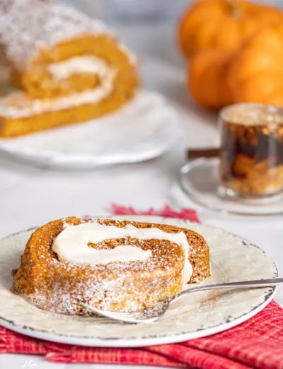 gluten free pumpkin roll sliced