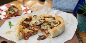 Slow Cooker Pizza banner