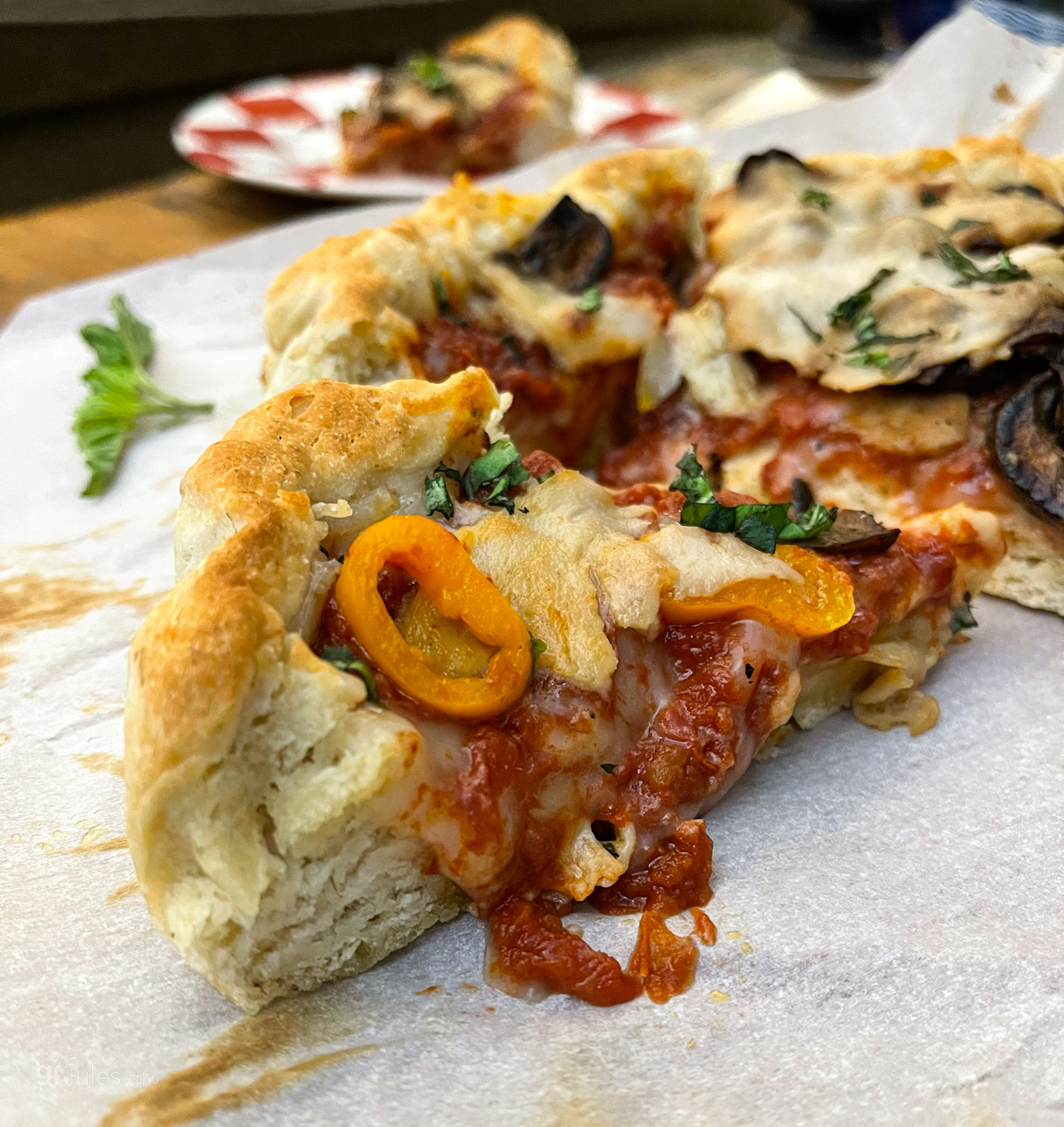 gluten free slow cooker pizza slices