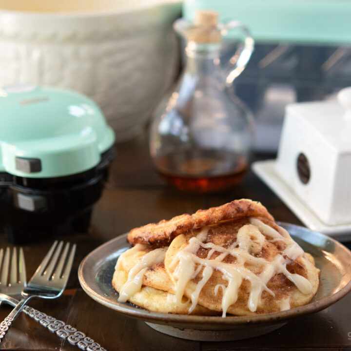 Dash Mini Maker with gluten free cinnamon roll pancakes