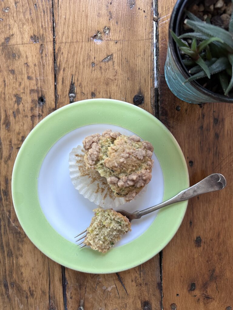 Gluten-free zucchini muffins with crumble-3